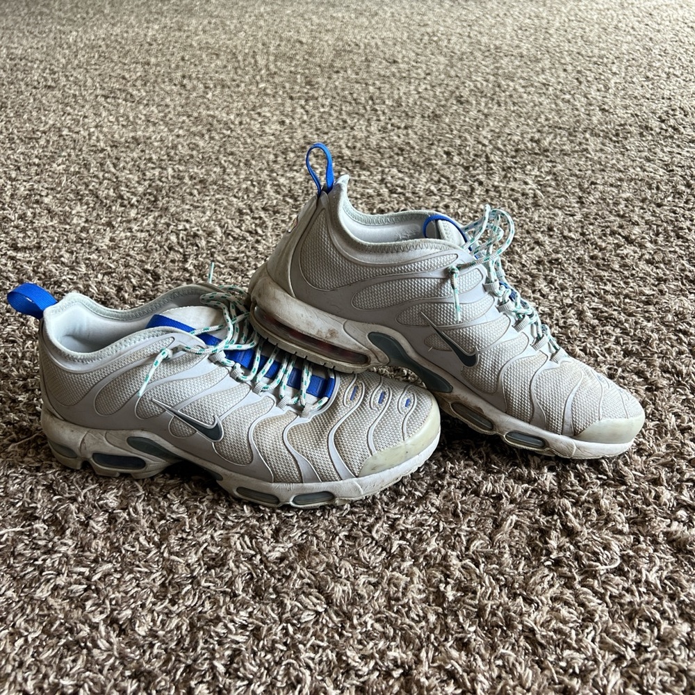 Nike Men's Gray and Blue Sneakers